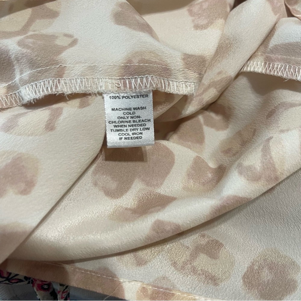 LOFT Beige and Cream Sleeveless Top - Picture 8 of 9